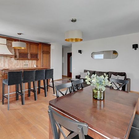 Top Floor Z Widokiem Na Morze By Downtown Apartments Gdansk Bagian luar foto
